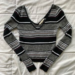 LA HEARTS VNECK SWEATER
